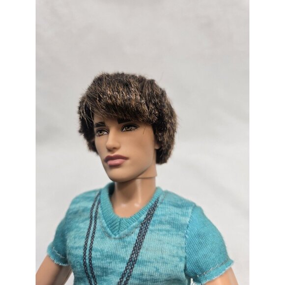 X7875 Barbie 2012 Ken FASHIONISTA Rooted Hair RYAN Articulated Arms DOLL &Outfit - Picture 4 of 7